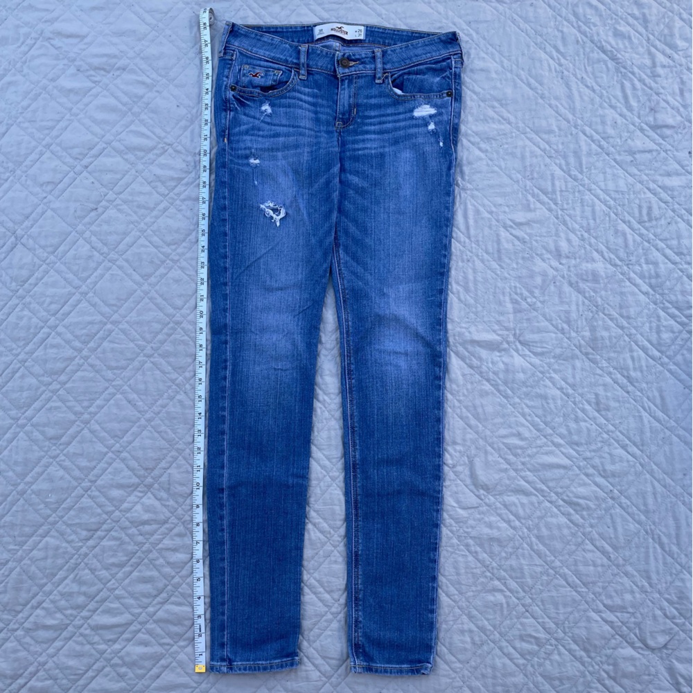 Hollister Jeans Size 3R. W 26 ; L 31